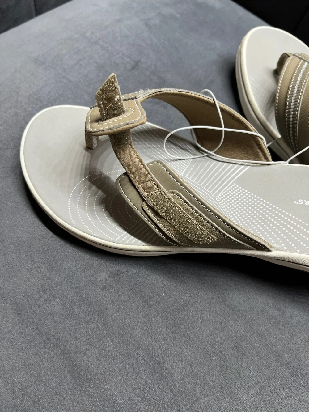 Clarks Taupe Cloudsteppers Women's Thong Sandals